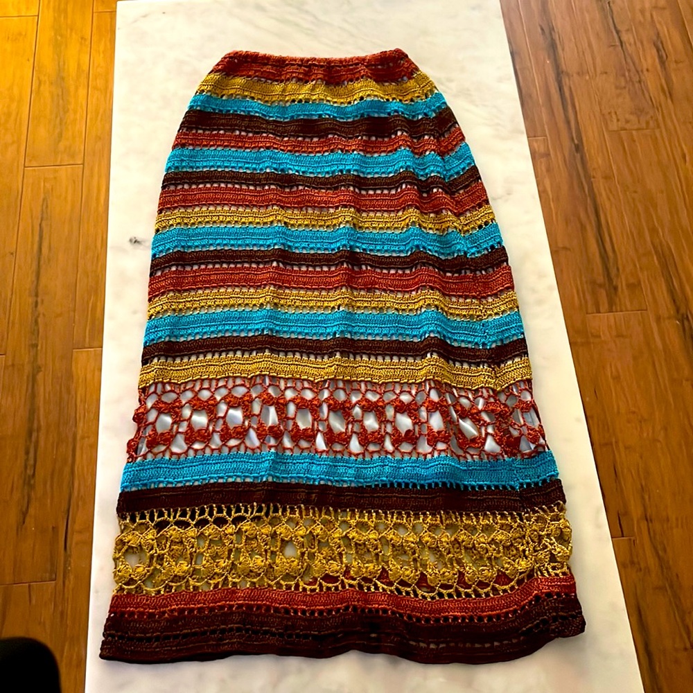 Knit long skirt in beautiful fall color.